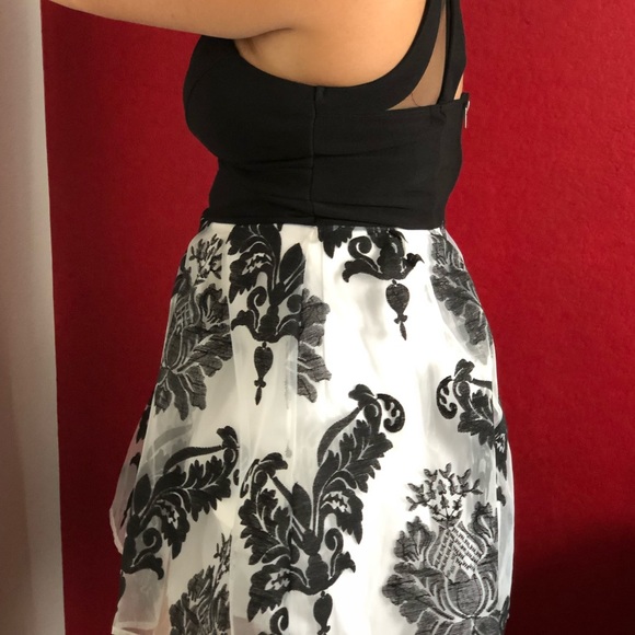 Black and white semi formal dress- juniors size 13 - Picture 6 of 6